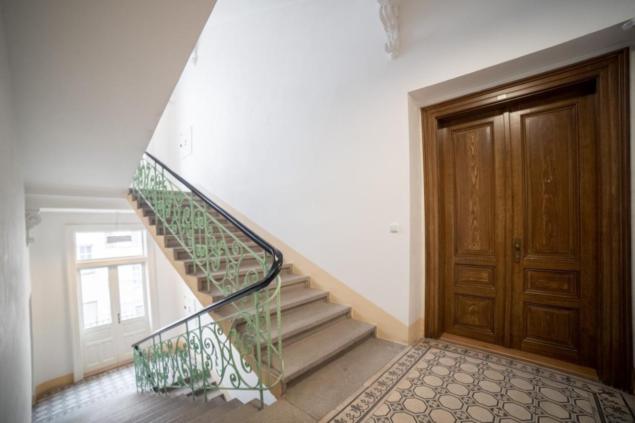 New Apartments Near Dancing House Praag Buitenkant foto