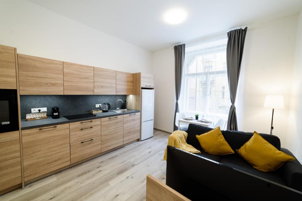 New Apartments Near Dancing House Praag Buitenkant foto